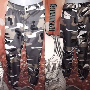 Grey Camo pants, NWOT, szL